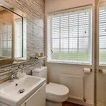 Apartment 1 Bed In Oc-wa067 *
